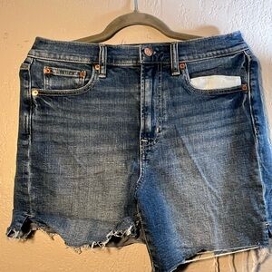 GAP Women's Blue Jean Shorts SZ 28/6 Tall High Rise 4”Short Frayed Big and Tall